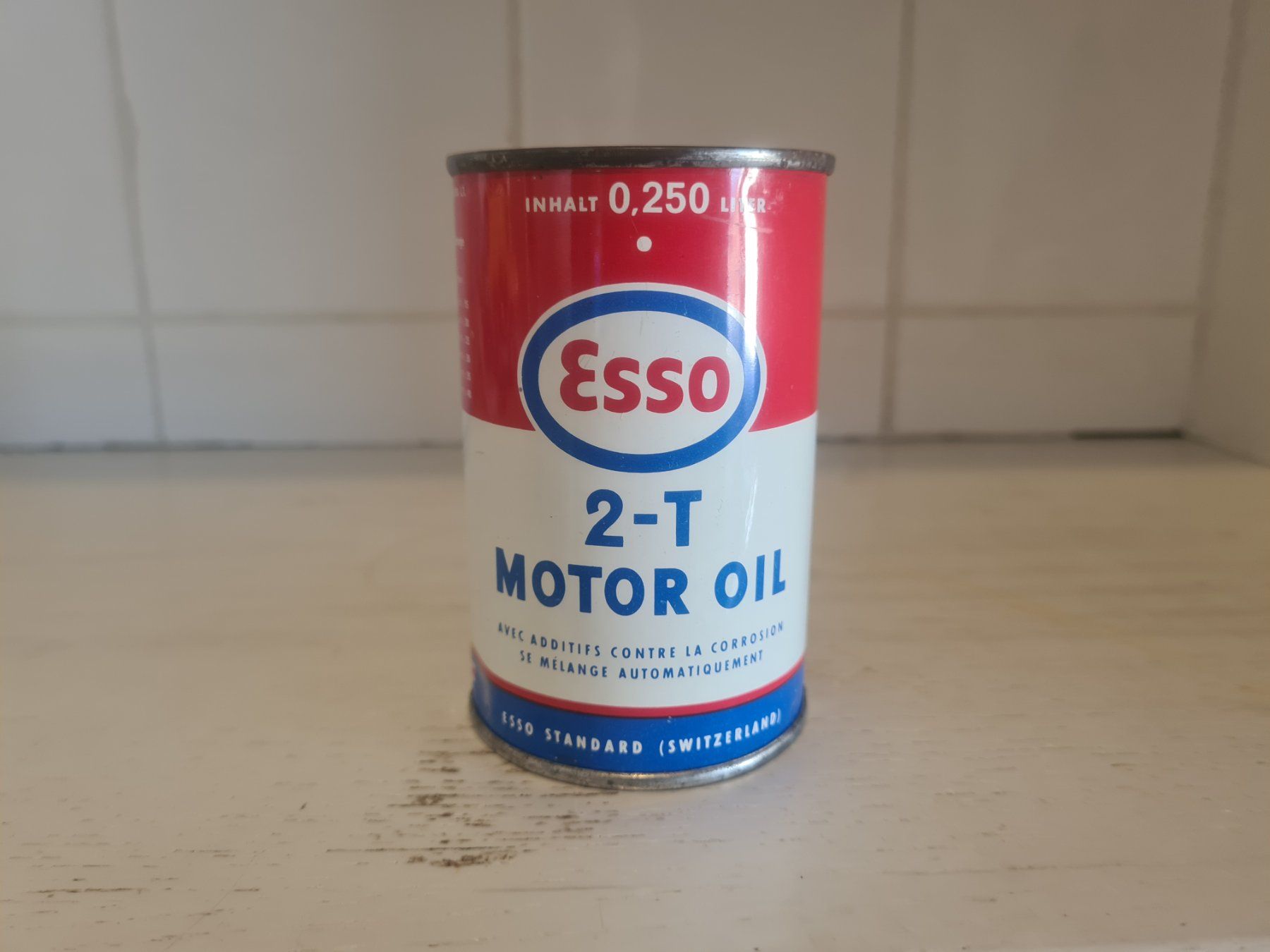 Sonstiges Fahrzeugzubehör: ESSO 2-T BIDON SWITZERLAND NEW OLD STOCK VINTAGE – Gebraucht aus Bellevue von BURGOLMANIA