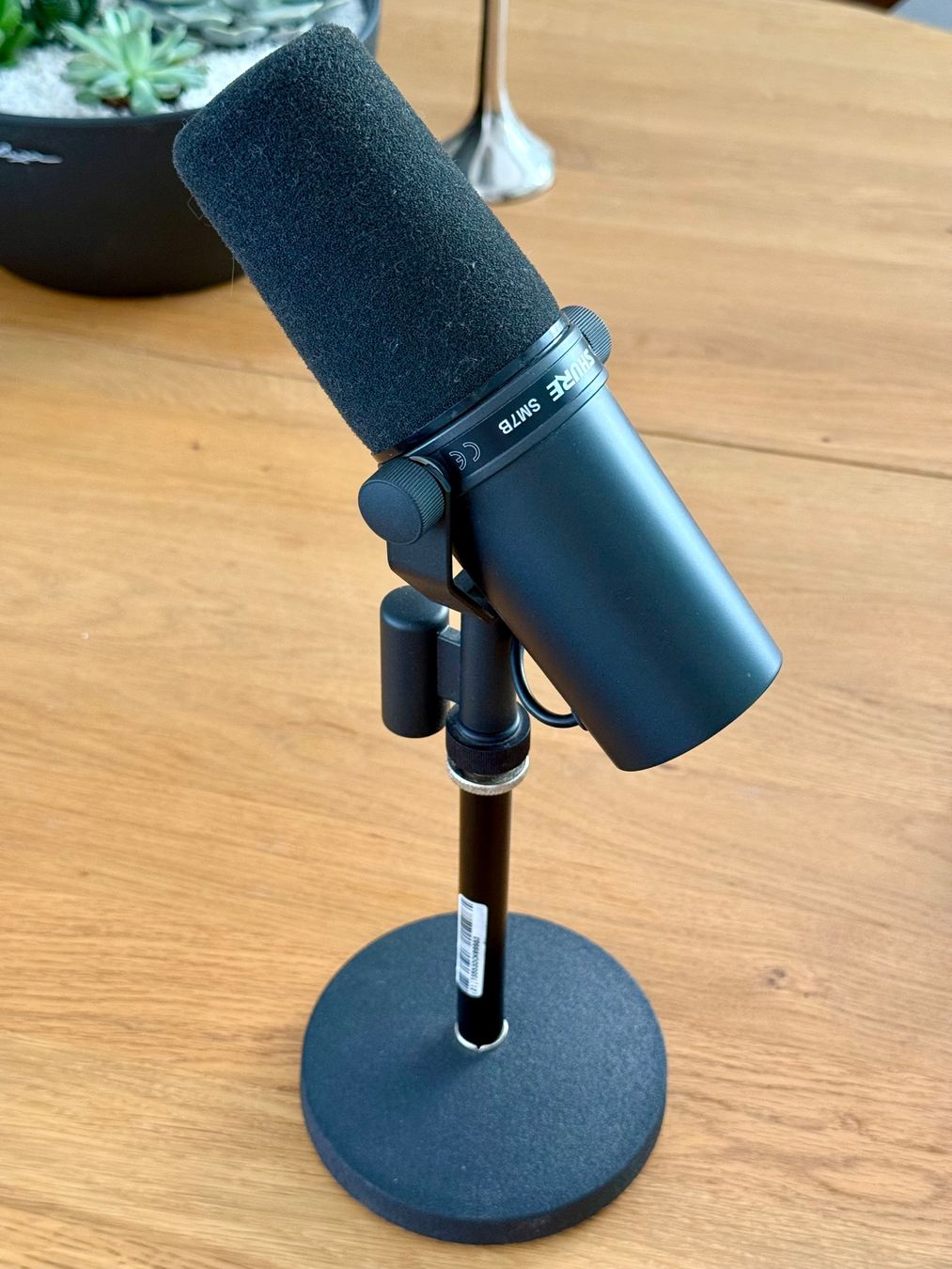Shure Microfoni: Shure SM7B mit einfachem Ständer – Usato da Haldenstein venduto da pierre.re