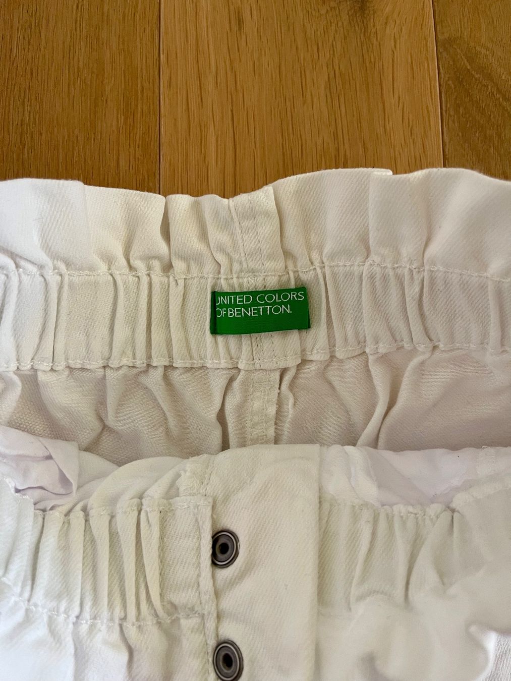 Benetton Pantaloni: Sehr schöne Shorts, Benetton, Gr.164 – Usato da St. Moritz venduto da 7000marie 2