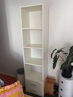 Regal weiss mit Schubladen