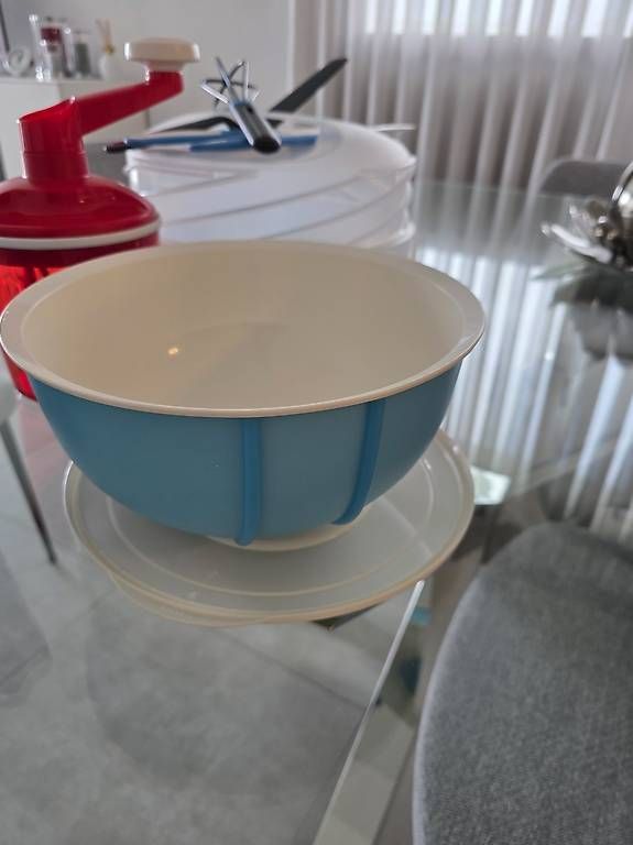 Tupperware Contenitori & Simili: Tupperwares – Usato da Siviriez venduto da laac79 1