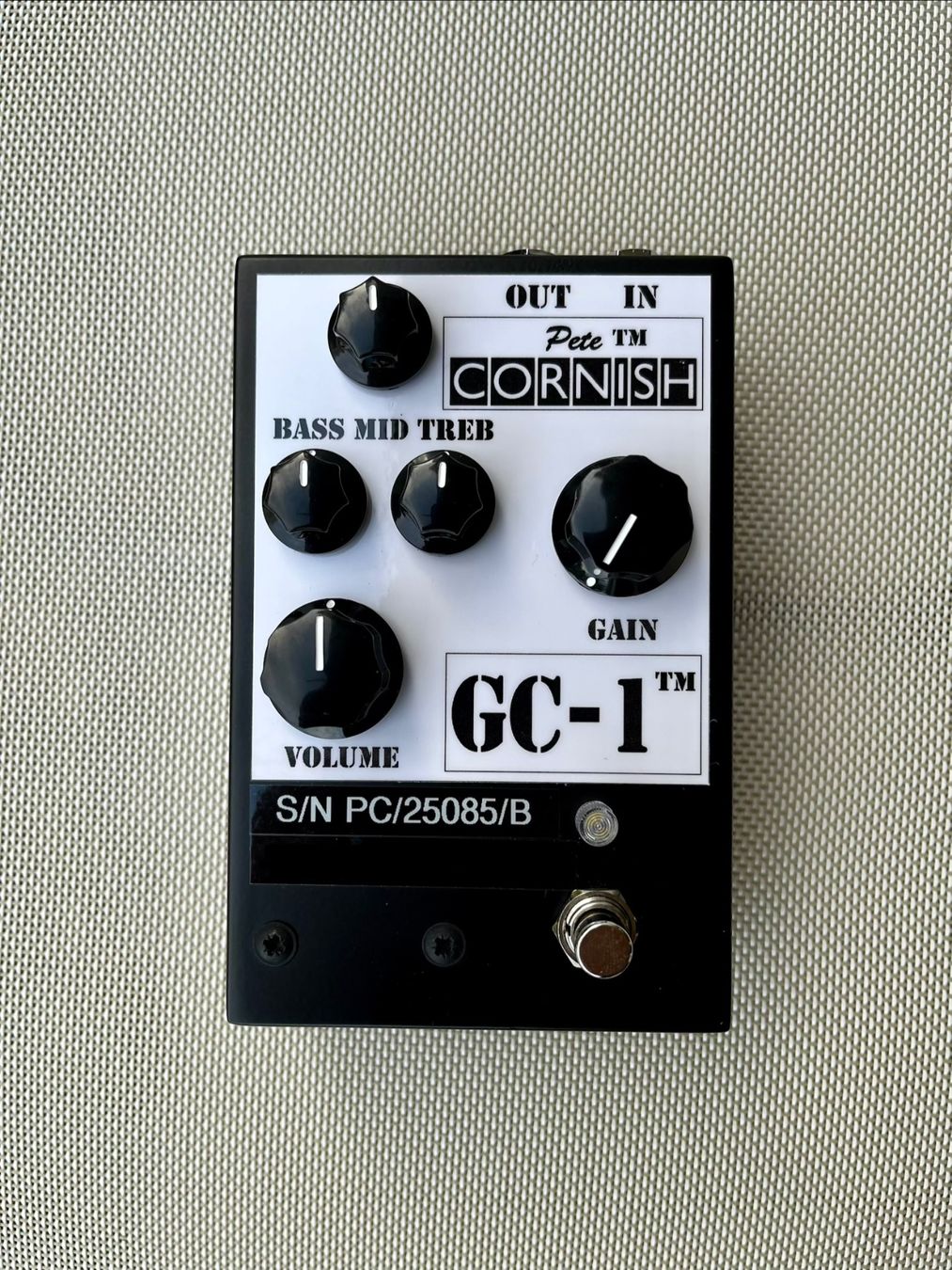 Strumenti musicali: PETE CORNISH Battery Free GC-1 – Usato da Einsiedeln venduto da Rewe6 1
