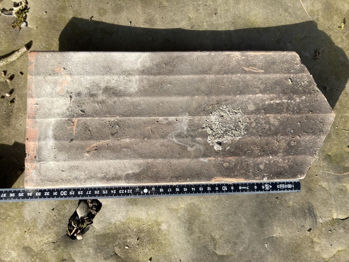 Baustoffe: Dachziegel – Gebraucht aus Hochdorf von  2