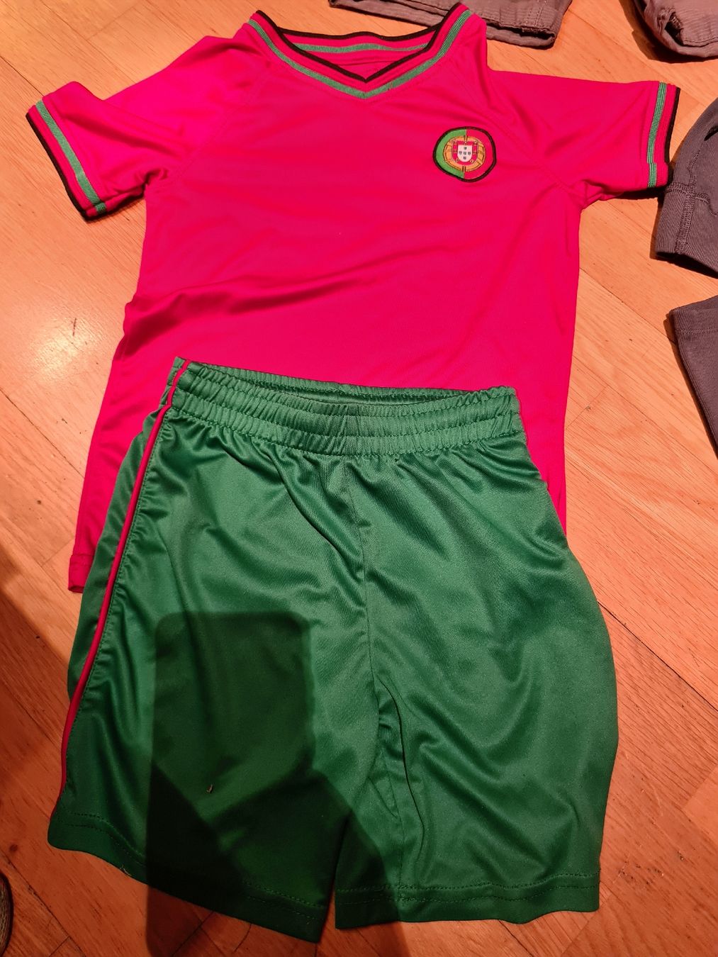 Lotti & Set di vestiti: thermo Unterwäsche,pyjama,pulli,Shirts gr.128 – Usato da Ferden venduto da jemyce 6