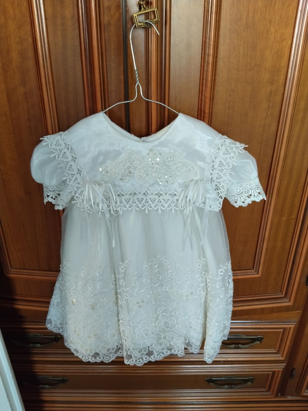 Vestiti & Gonne: Babykleidli mit Spitzen – Nuovo (secondo la descrizione) da Thal venduto da fabbbi