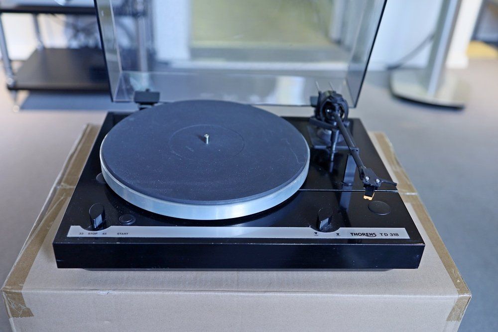 Thorens Giradischi: Thorens TD318 Subchassis Plattenspieler – Usato da Luzern venduto da Hifipro