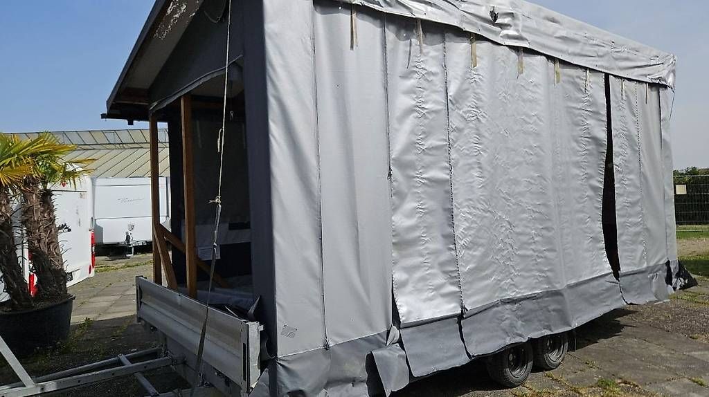 Verande & Tende da sole: A vendre auvent Herzog  gris 4 saisons avec structure bois – Usato da Belmont-Yverdon venduto da FloridaJeep 1