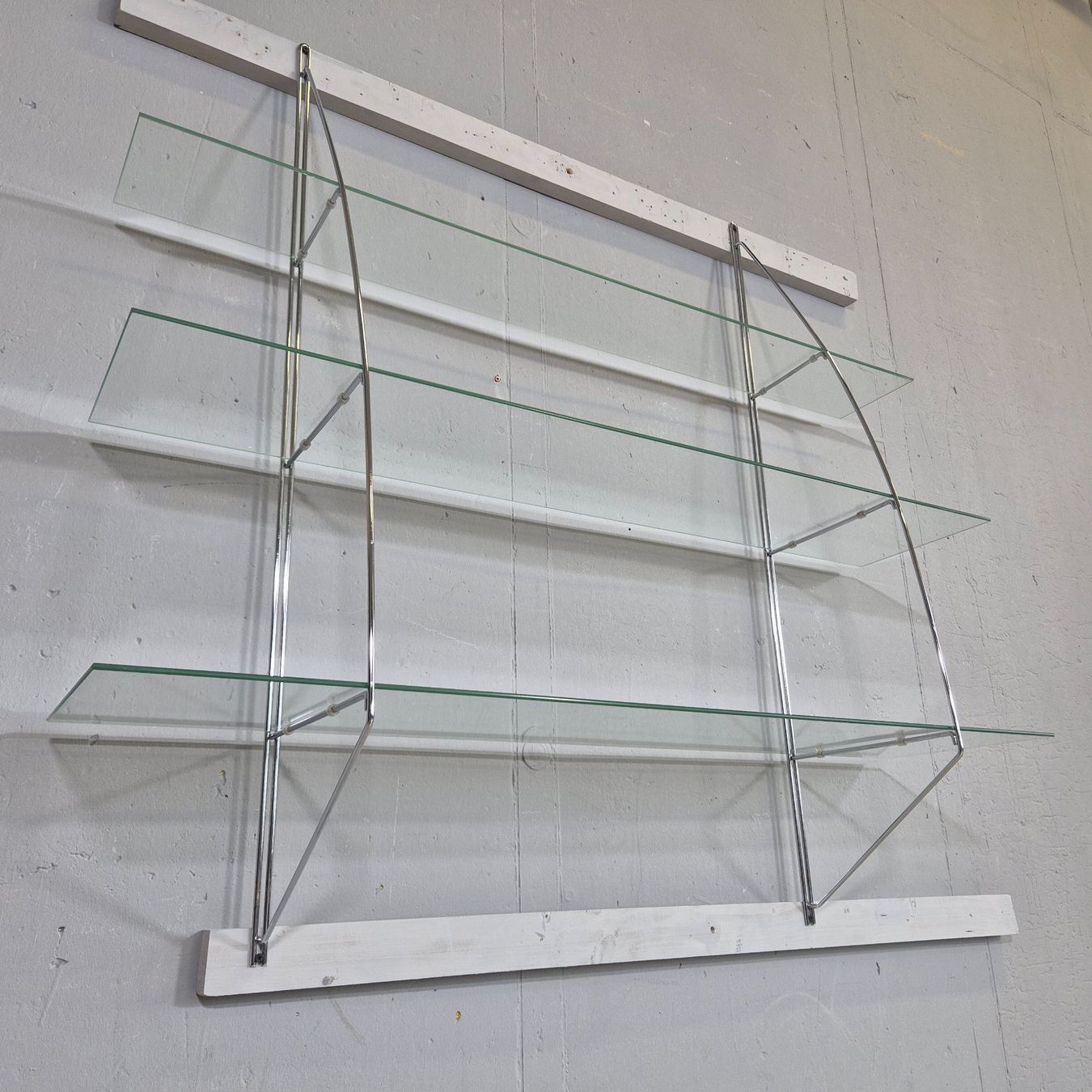 Regale: String Regal Design Chrom Glas Wandregal Hängeregal – Gebraucht aus Nottwil von Wondewa-Shop