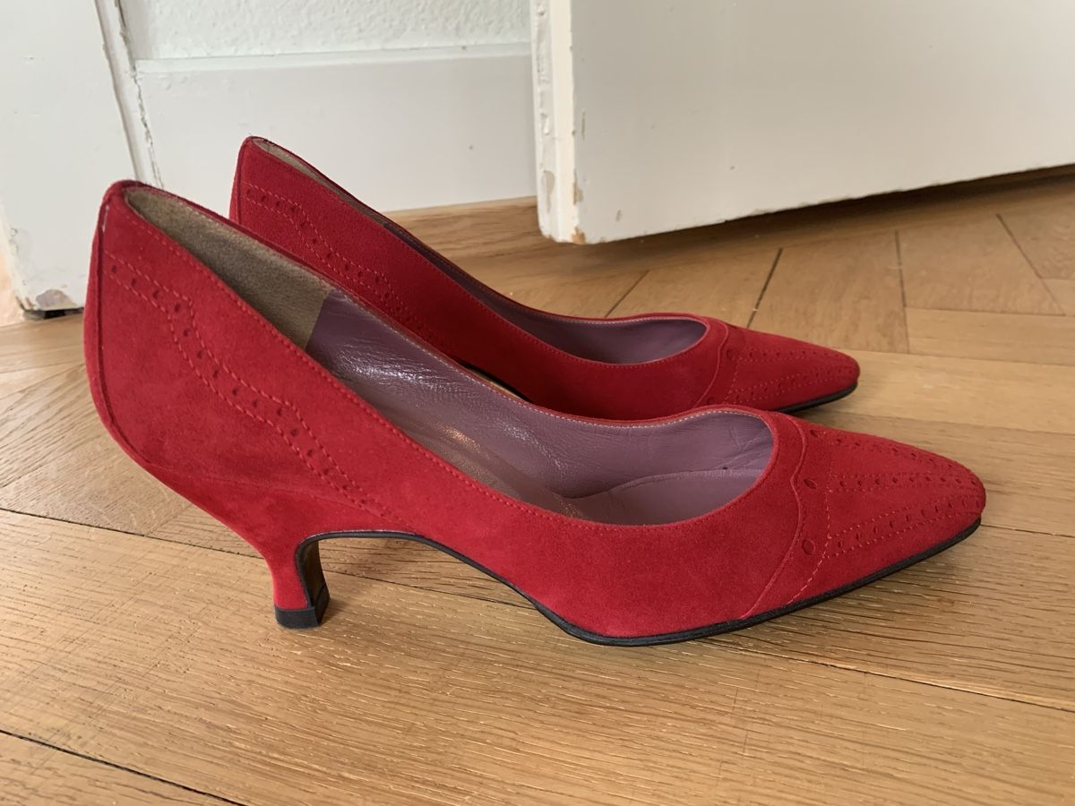 Scarpe da donna: Rote Charles Jourdan Pumps, Grösse 37.5/38 – Usato da Zürich venduto da lkb_vs8l
