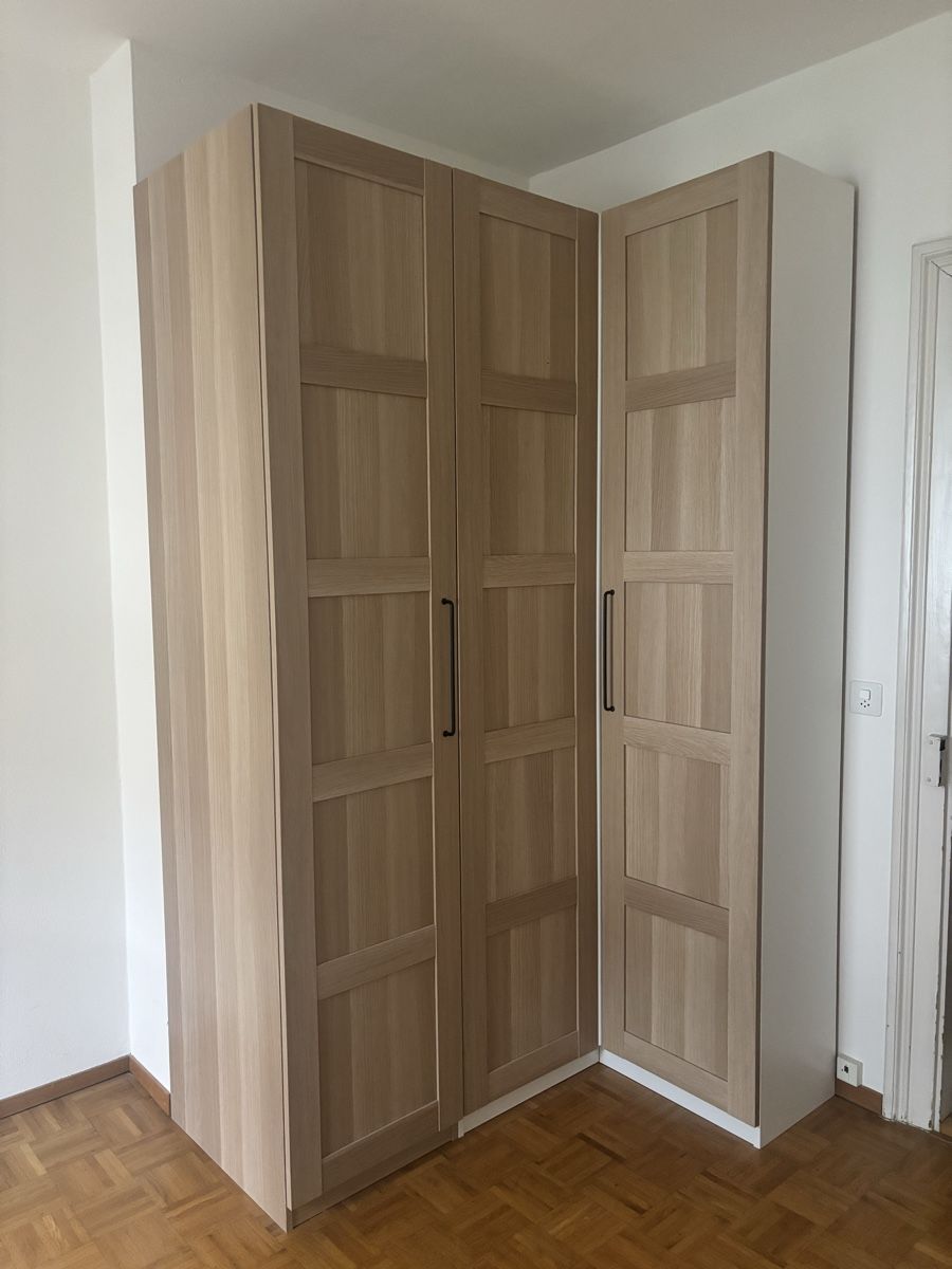 Schränke: IKEA PAX Eckschrank – Neu (gemäss Beschreibung) aus Zürich von nat_v7qz