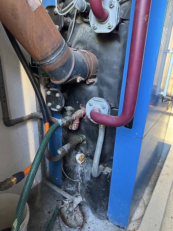 Radiatori: Komplette Heizungsanlage – Usato da Münchwilen AG venduto da me2work 4