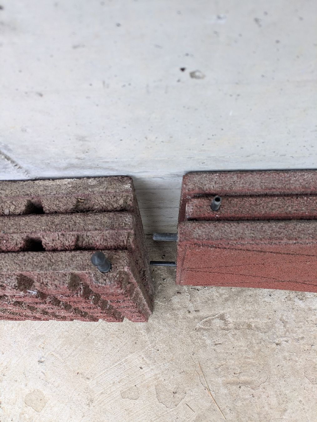 Rivestimenti per pavimenti: Fallschutzplatten – Usato da Schlosswil venduto da Gunner85 2