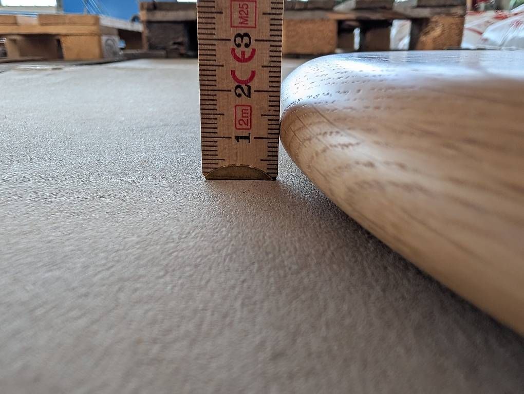 Articoli in legno: Eichenholz rund – Usato da Hefenhofen venduto da LieberherrAG 2