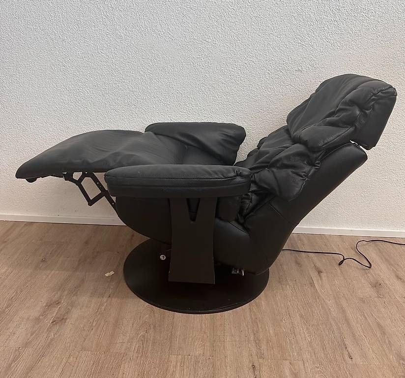 Poltrone: Moderner Relaxsessel mit Liegefunktion und USB-Anschluss – Usato da Obernau venduto da Arche_Noah_Brocki 8