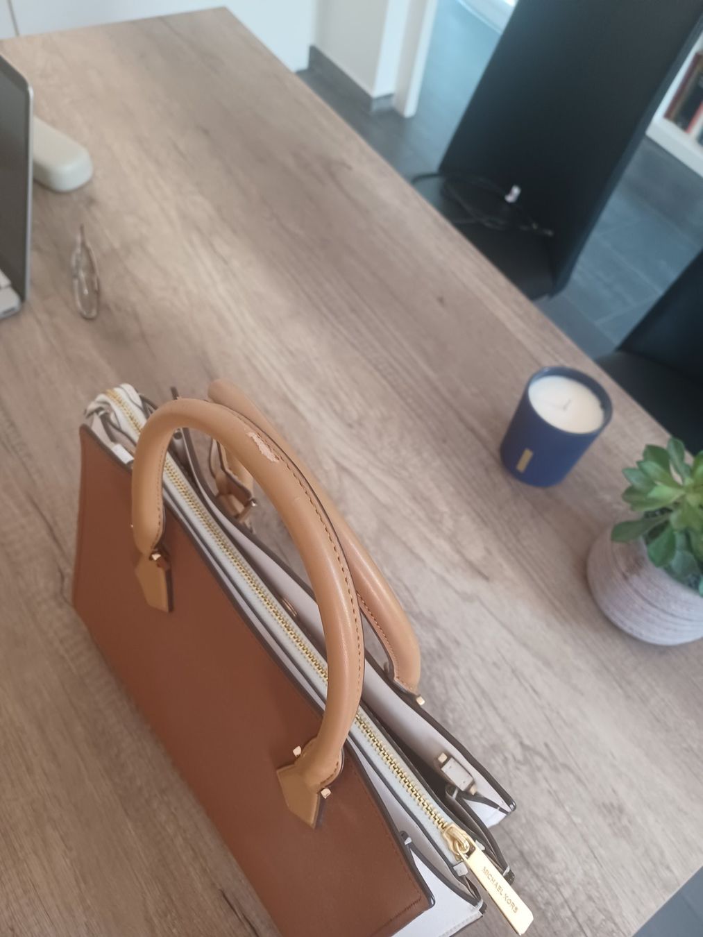 Michael Kors Sacs femmes: Tasche Michael Kors – D'occasion à Ascona par ele_m7qw 2
