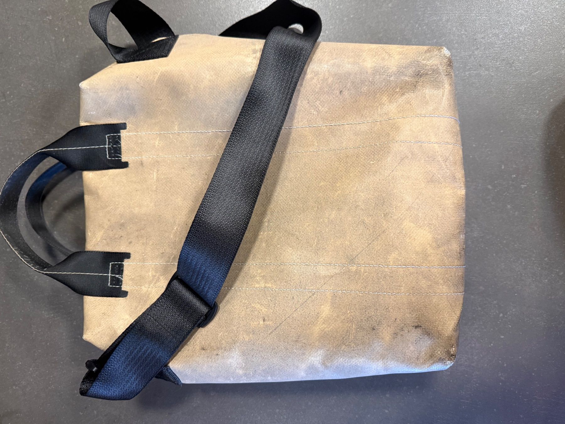 Freitag Borse: FREITAG Tasche eierschalenfarben - Kult Messenger Bag – Usato da Rheineck venduto da AdamGerald 1