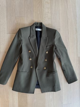 Khakifarbener Blazer von Zara, Grösse S, wie neu!