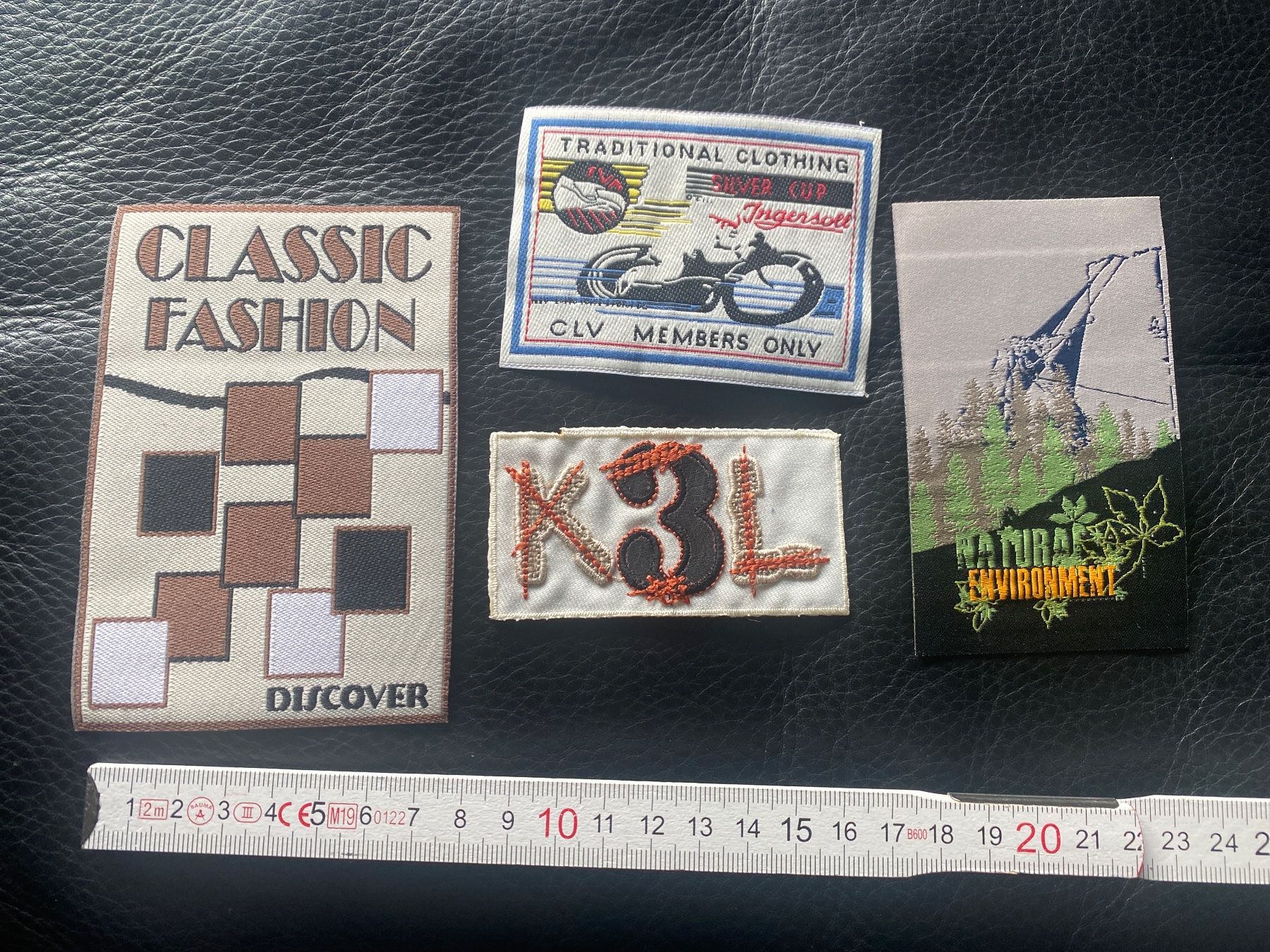 Patches: Diverse eckige AUFNÄHER/PATCH (4Ex.) NEU/OVP – Neu und originalverpackt aus Frauenfeld von Boldi46