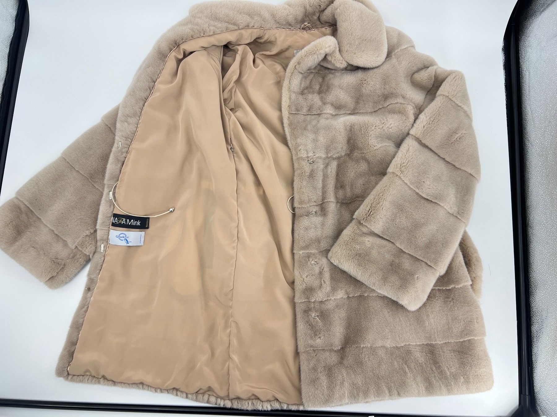 Cappotti: New Mink winter coat, M-L – Nuovo e nell'imballaggio originale da Altendorf venduto da Ro 6