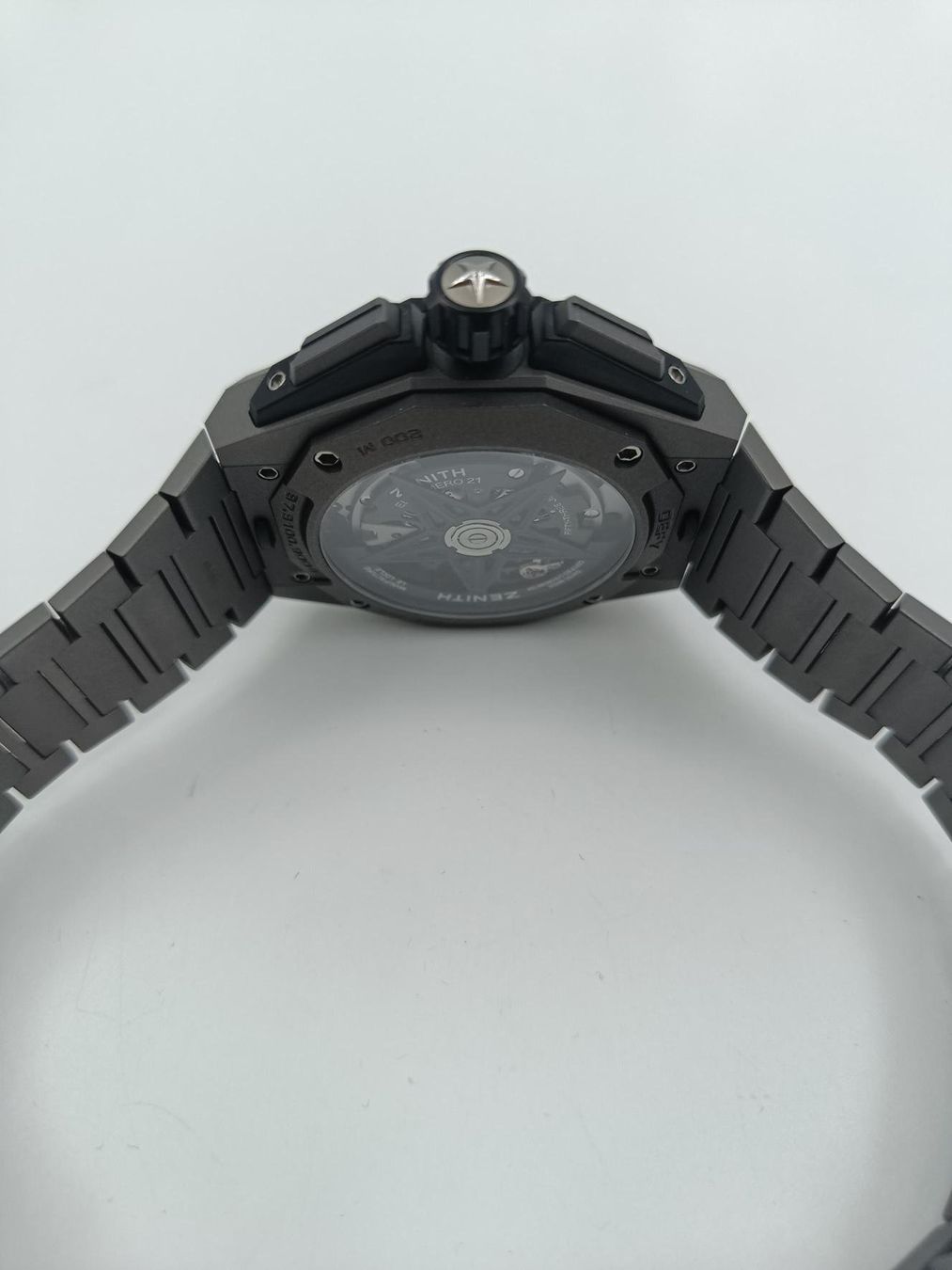 Zenith Orologi: ZENITH "DEFY EXTREME" MIT MIKROGESTRAHLTEM TITAN, 45 MM – Nuovo (secondo la descrizione) da Luzern venduto da EdiGem 8