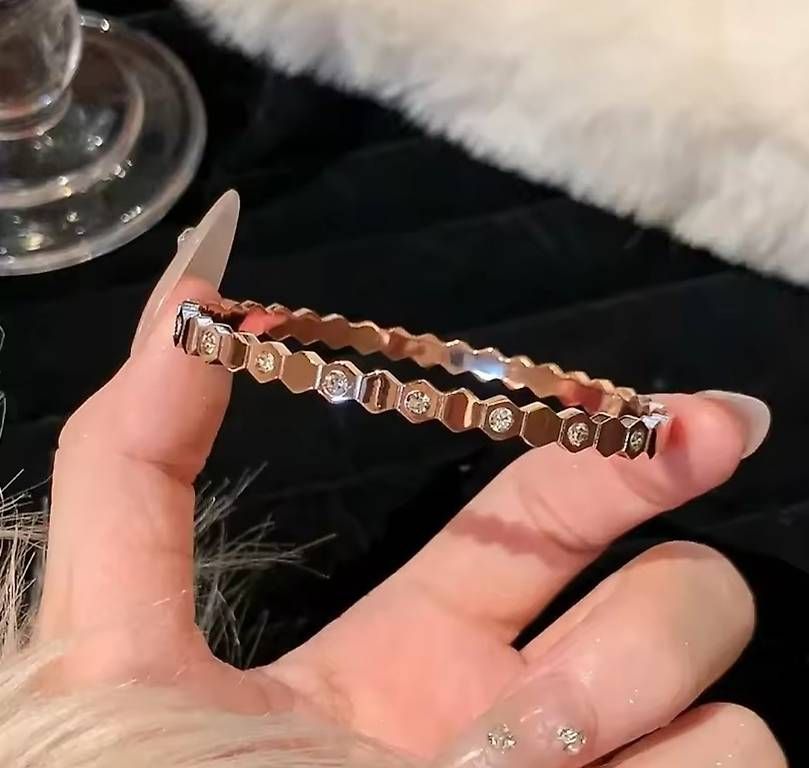 Armbänder & -reifen: Modische Armreifen – Gebraucht aus Volketswil von muz_md7v 3