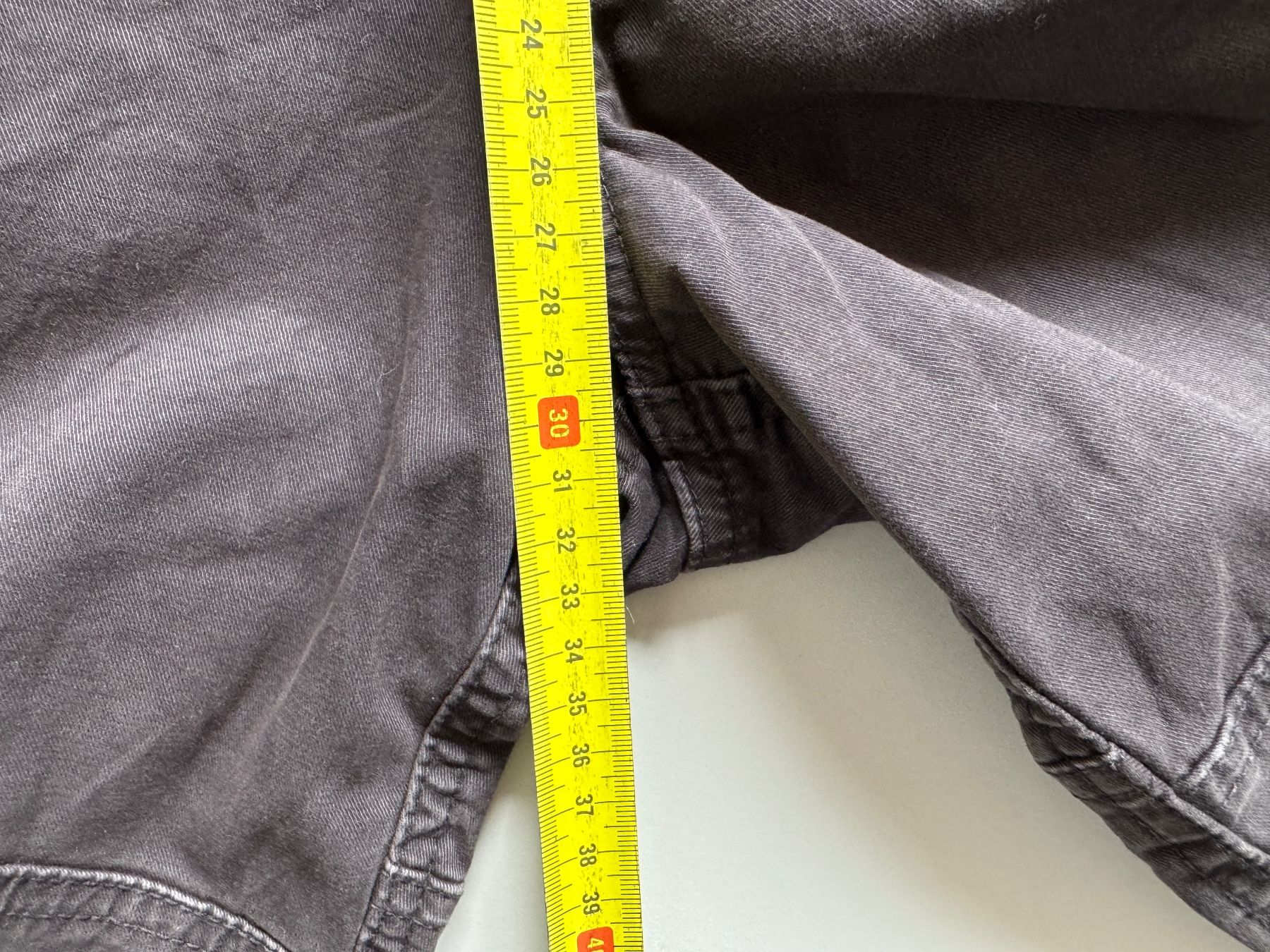 American Eagle Pantaloni: American Eagle Flex short Cargo W31 bermuda 6 pockets – Usato da Neuchâtel venduto da _Easy_to_Find_ 6
