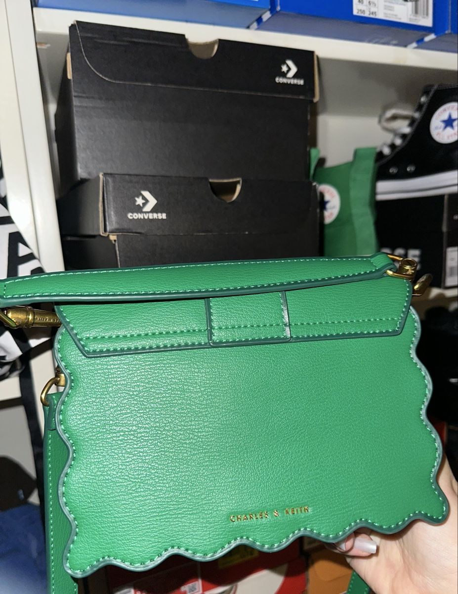 Borse da donna: Charles&Keith Tasche – Nuovo (secondo la descrizione) da Gutenswil venduto da jus_nr7h 1