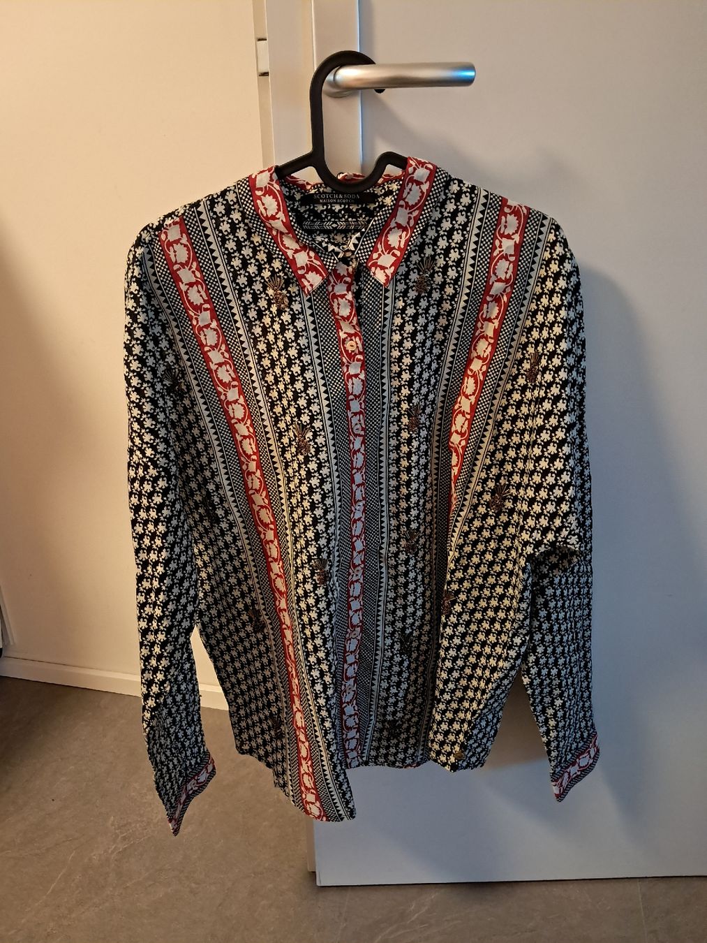 Camicette: Scotch and Soda Bluse mit schönrm Muster  – Nuovo (secondo la descrizione) da Uster venduto da sop_2fxk