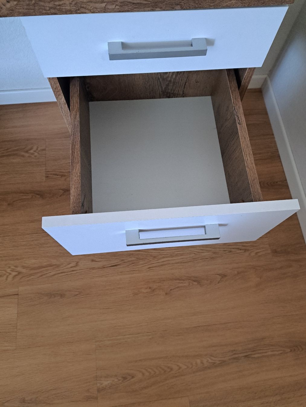 Scrivanie: Bureau 4 tiroirs et 1 porte  – Usato da Hauterive NE venduto da meli_ss24 1