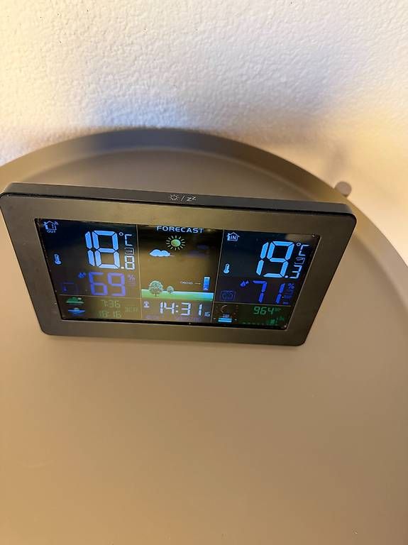 Sonstiges für Haushalt & Wohnen: Wetterstation mit Aussensensor und Weckfunktion – Gebraucht aus Zürich von max_z2l2 2