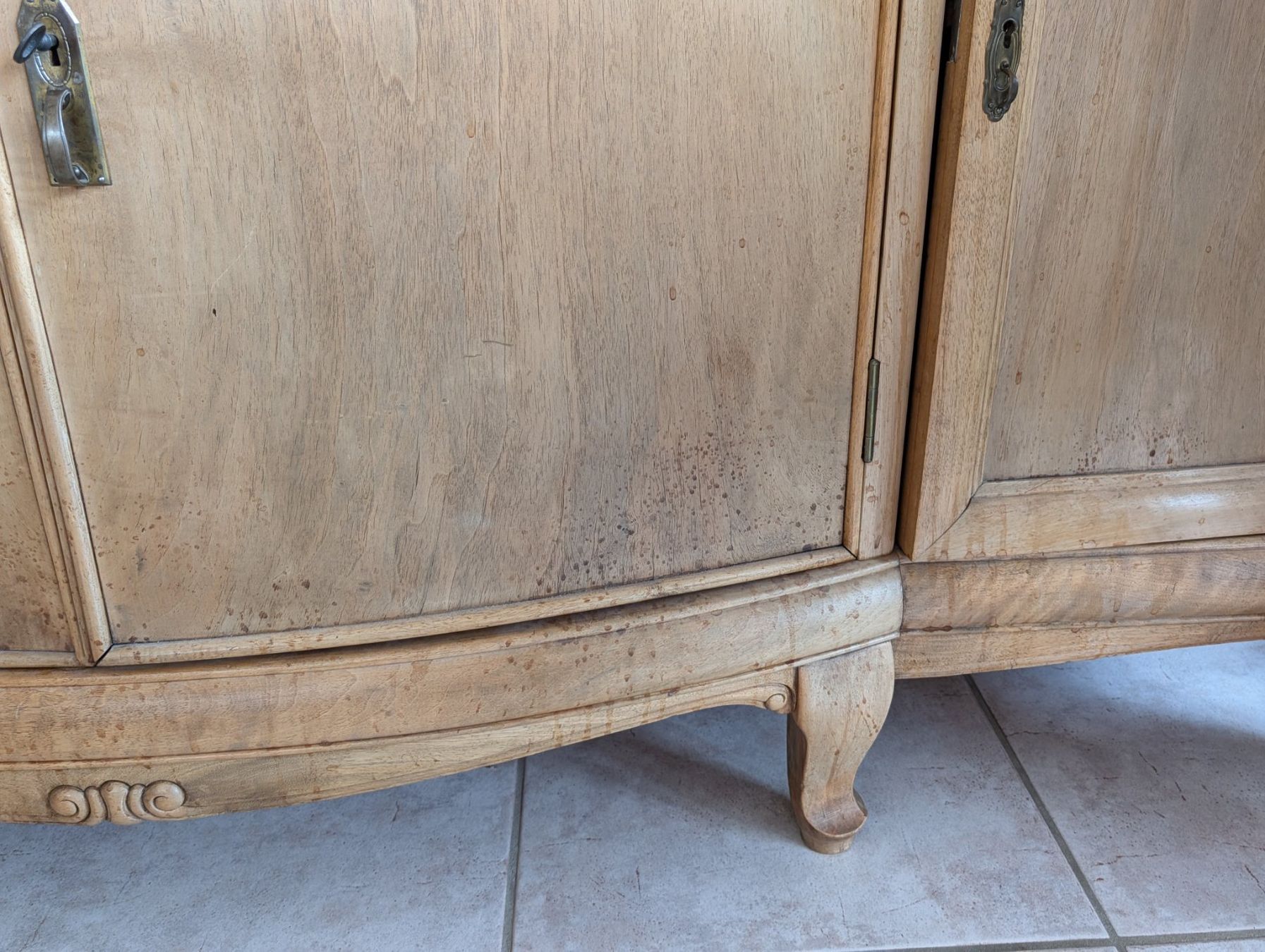 Credenze: Vaisselier – Usato da Chamoson venduto da Francois9792 3