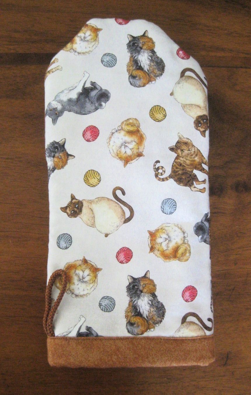 Gants & mitaines : Backhandschuh, Grillhandschuh, mit Katzen, Handarbeit – Neuf (Voir description) à Kriens par Kraeutergarten
