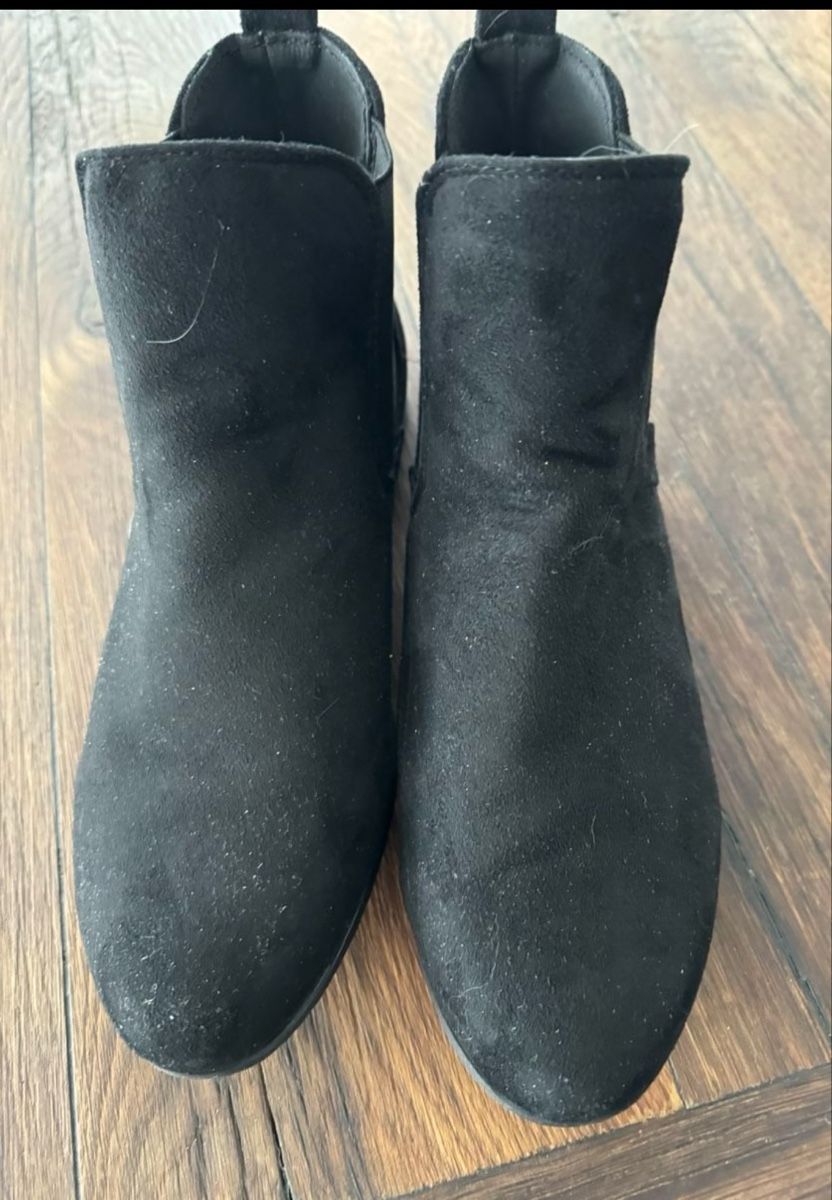 Chaussures femmes: Stiefelette Grösse 39  Claudia Ghizzani – D'occasion à Pfeffikon LU par pepino17