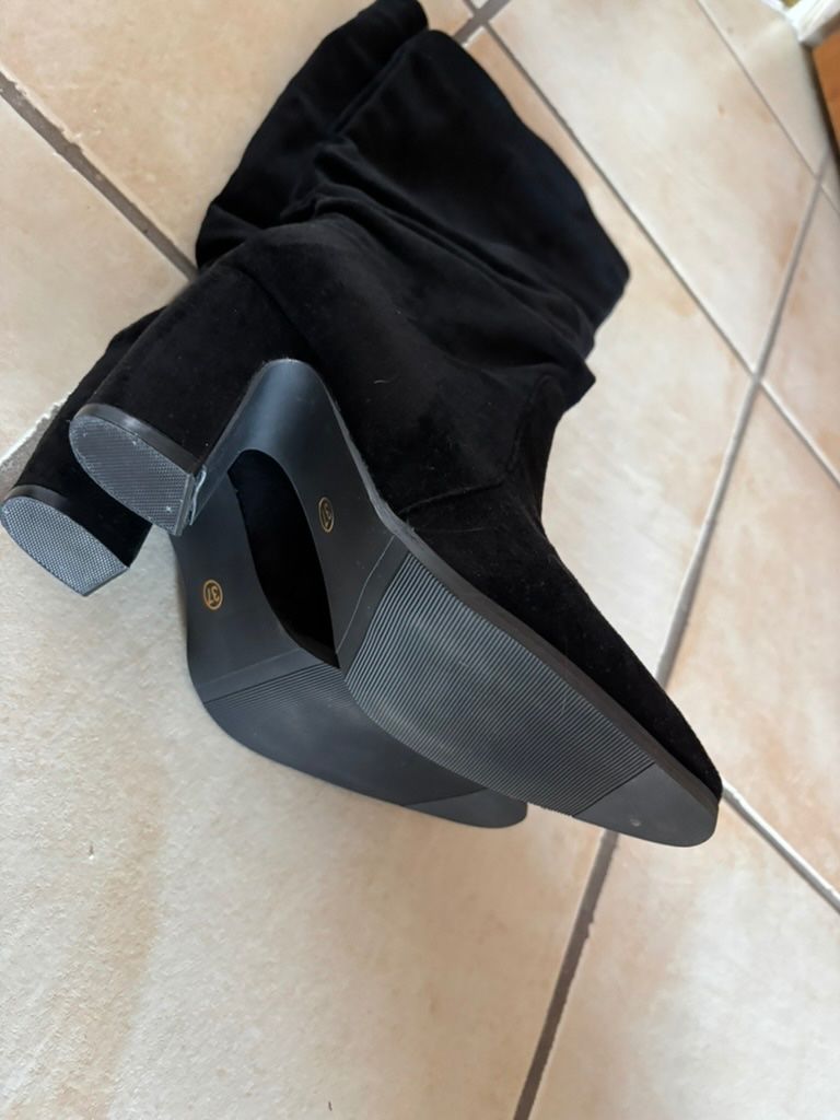 Scarpe da donna: Stiefel schwarz Velours, neu Gr. 37 – Nuovo (secondo la descrizione) da Winterthur venduto da Riiita 3
