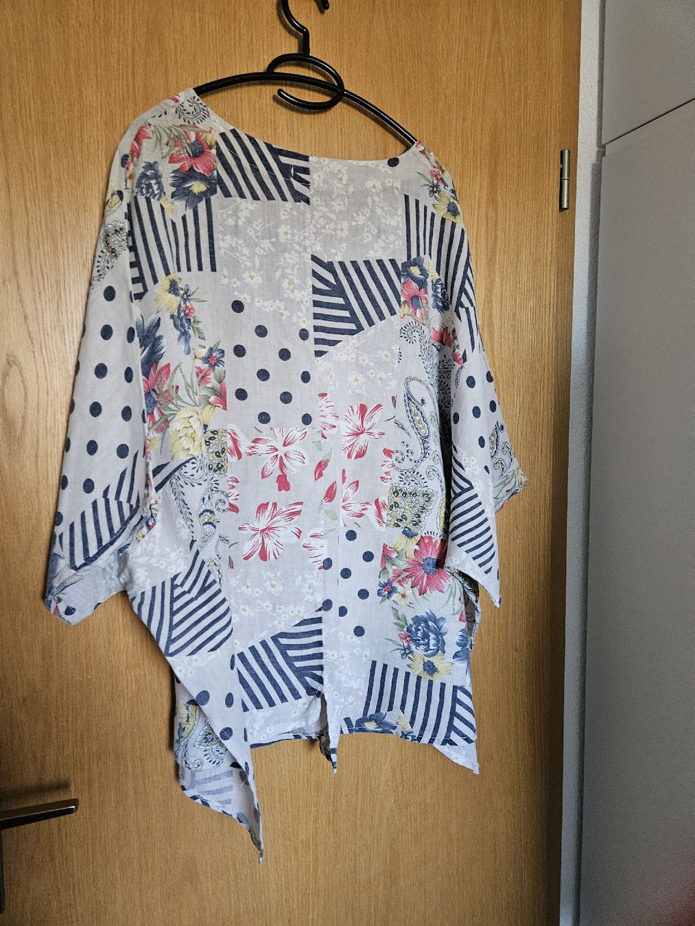 Chemisiers: Damen Bluse buntes Patchwork Muster weiter Schnitt neu – Neuf (Voir description) à Wallenried par chr_t5c2 1