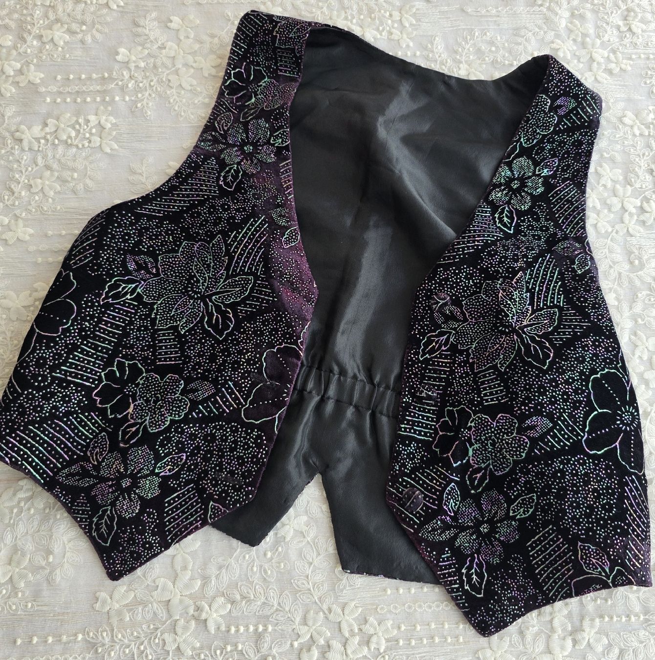 Gilet & Giacche senza maniche: Weste, Samtweste, Vintage Weste, Blumenmuster, Schwarz – Usato da Rheinsulz venduto da Gilea 6
