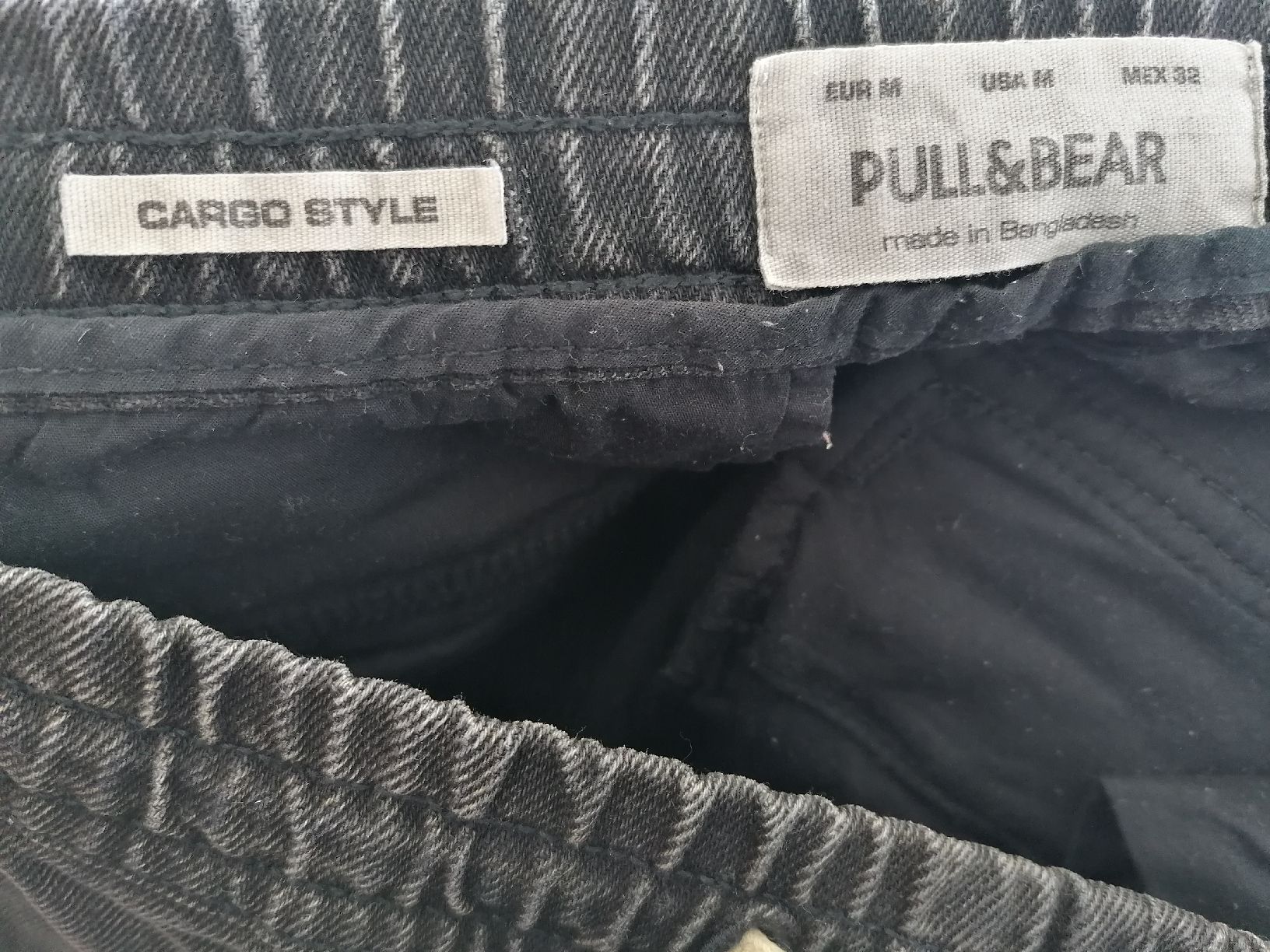 Pull&Bear Jeans: Pull&Bear Cargo-Hose, dunkles Grau, Grösse M, Top Zustand – Nuovo (secondo la descrizione) da Lugano venduto da fab_h5r2 2