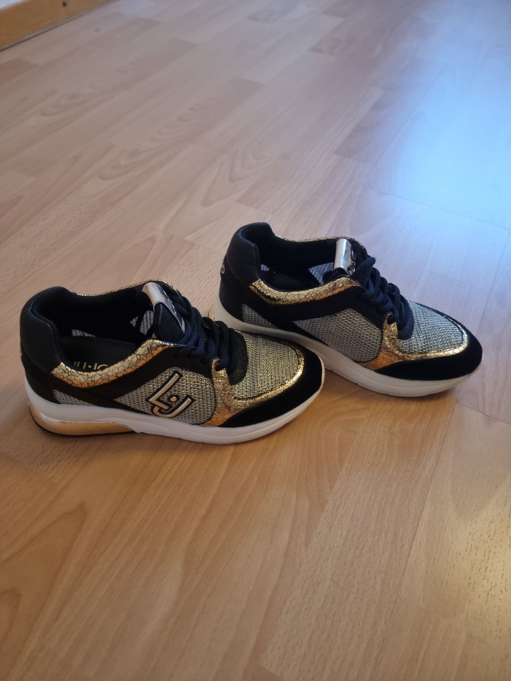Liu Jo Scarpe da donna: Turnschuhe Liu Jo – Usato da Bern venduto da belarus2 1