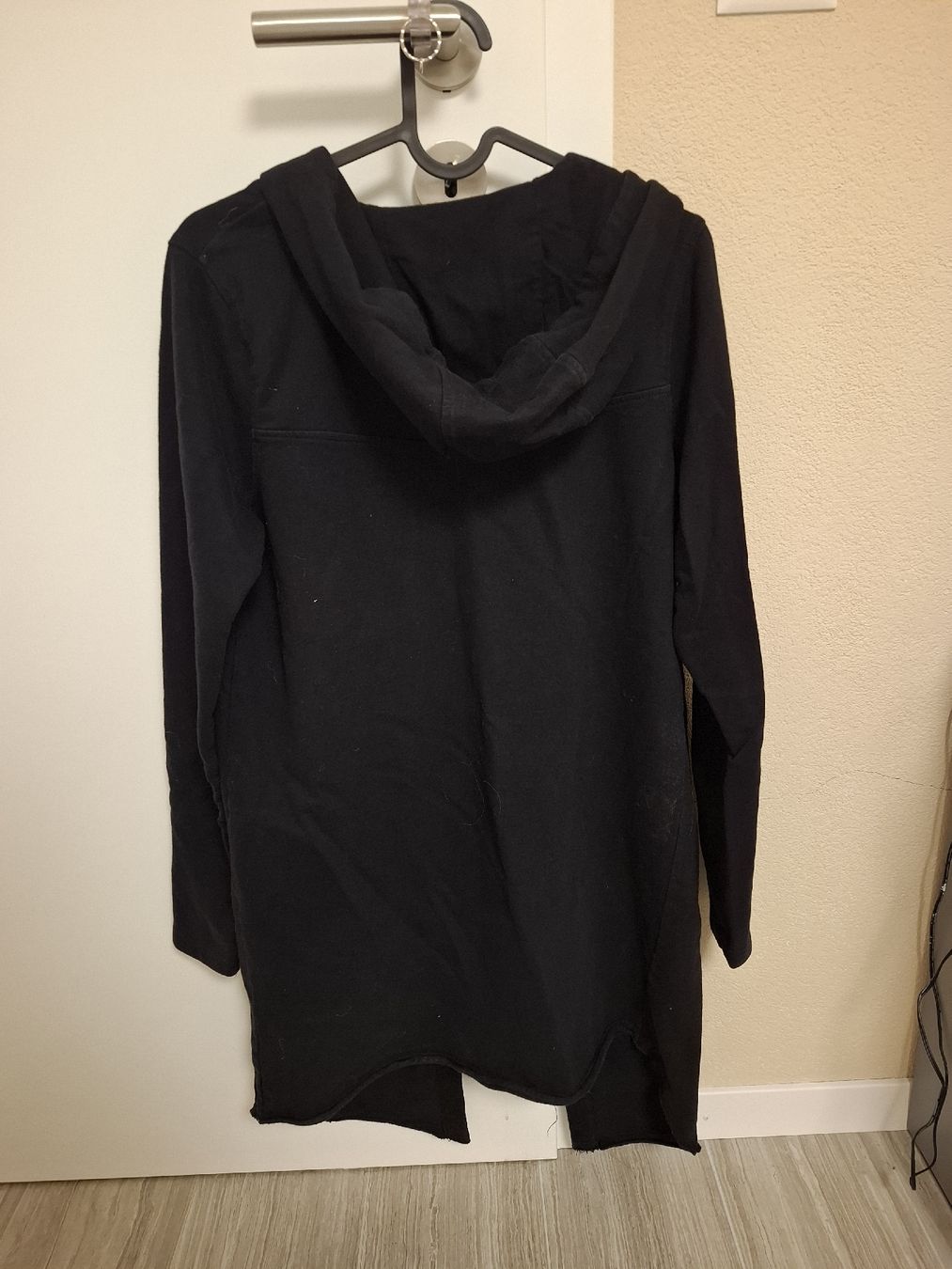 Jacken & Mäntel: jaquette noire à capuche taille 164 – Gebraucht aus Ecublens FR von ame_y8tq 1