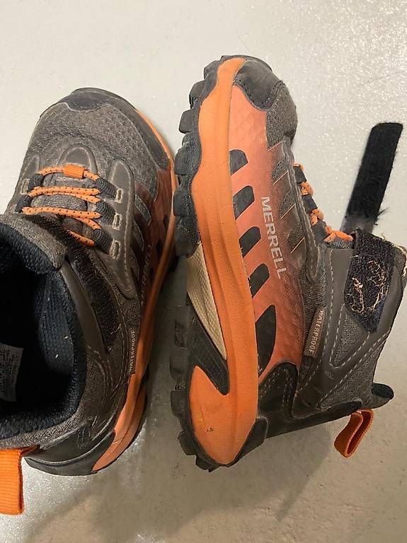 Schuhe für Jungen: Wanderschuhe Merrell Grösse 28 – Gebraucht aus Reinach BL von lum_c2rl 1