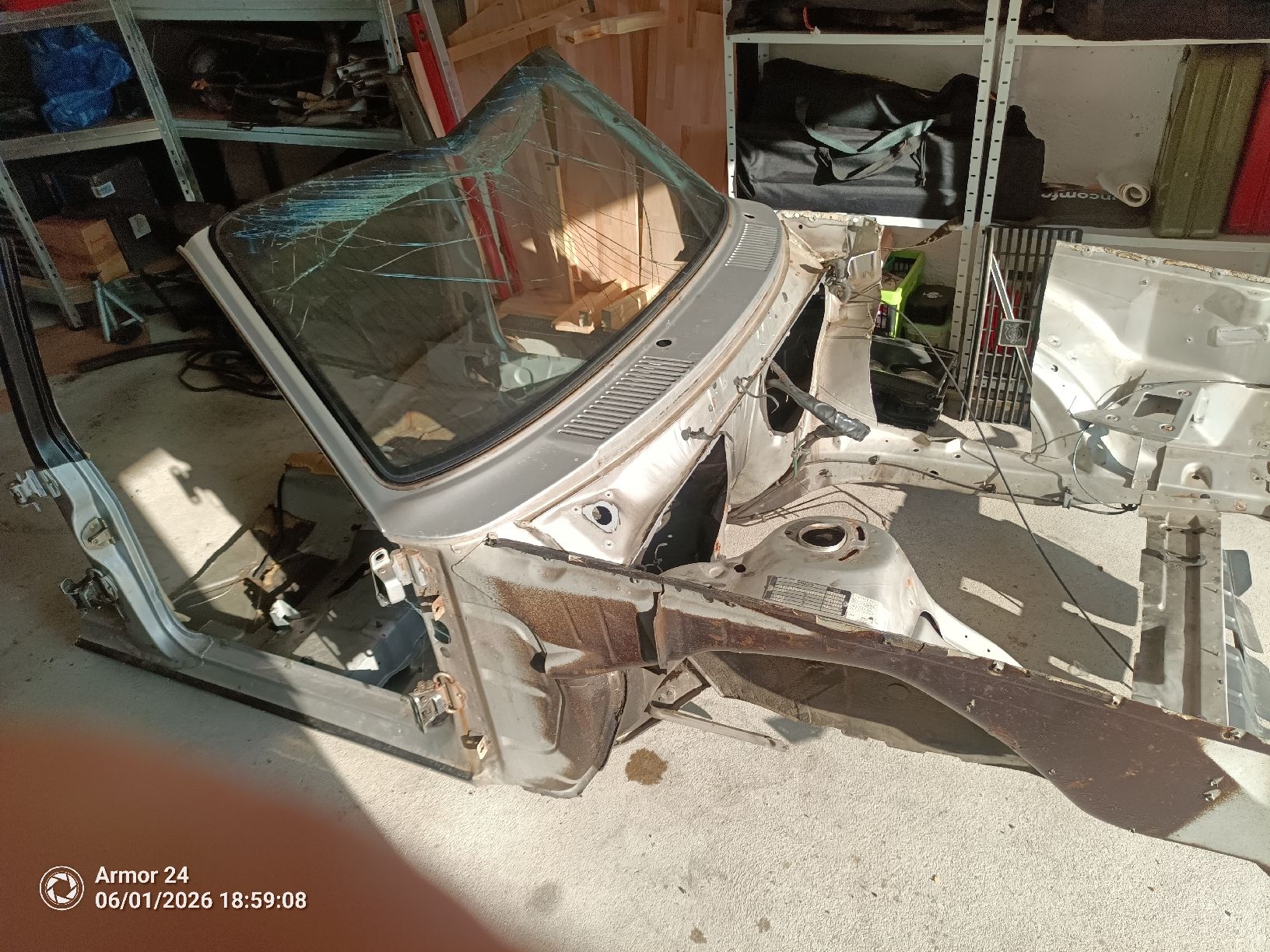 Volvo Automobili: Volvo 240 Front – Difettoso da Kirchenthurnen venduto da 123_g8yj 1