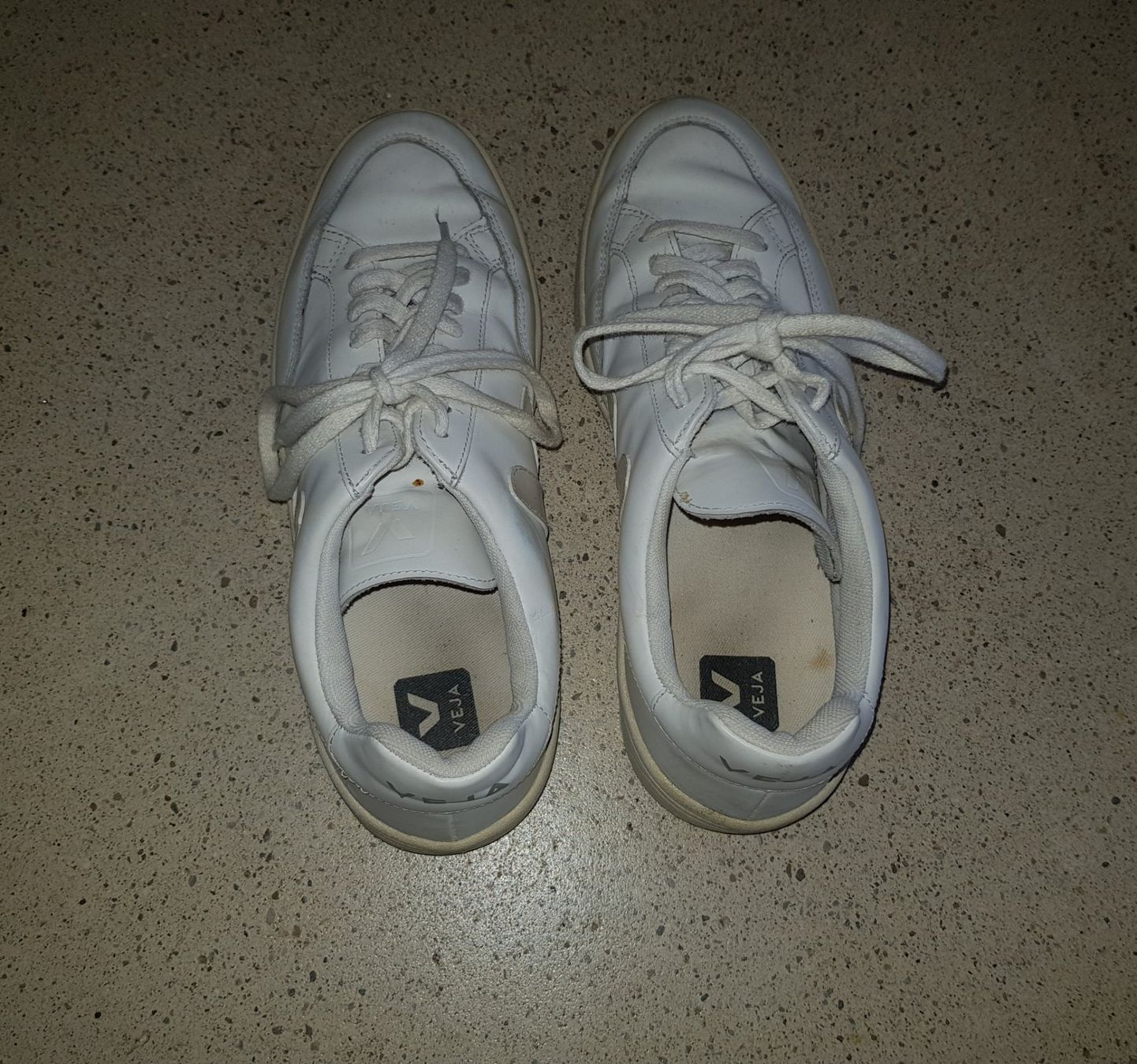 Veja Scarpe da uomo: Veja Herren Leder-Sneaker Grösse 42 – Usato da Basel venduto da fafa68 5