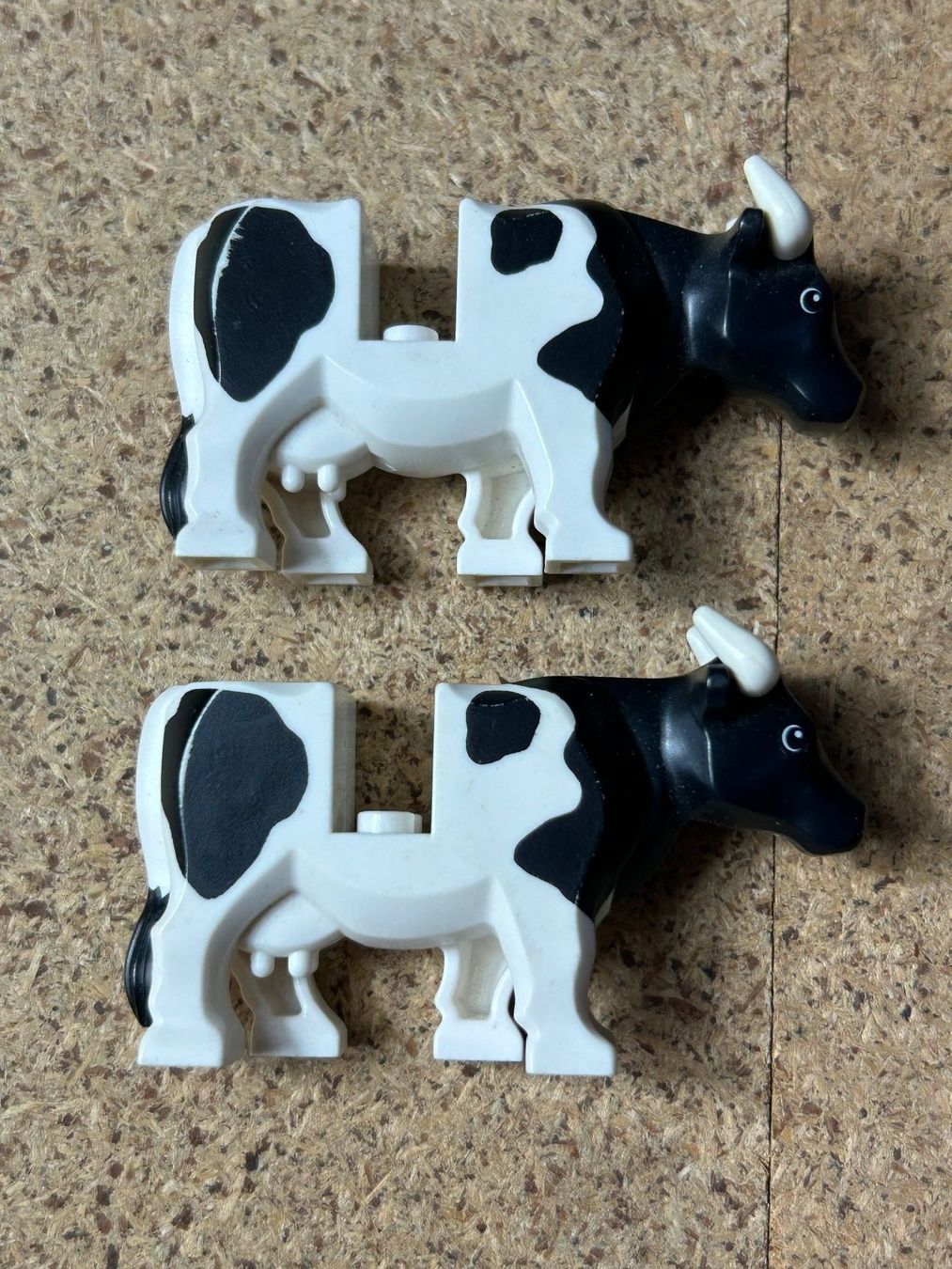 Lego Giocattoli: Zwei schwarz/weisse Lego Kühe – Usato da Baar venduto da bricksandmore 3