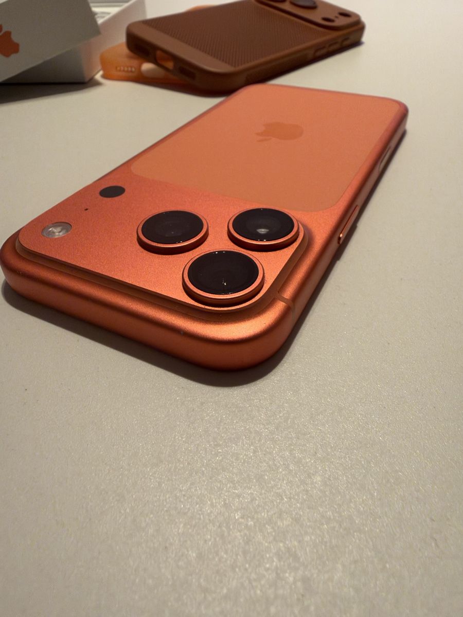 Apple Telefoni cellulari / Smartphones: Iphone 17 Pro Orange 256gb – Usato da Luzern venduto da Tokio2 2