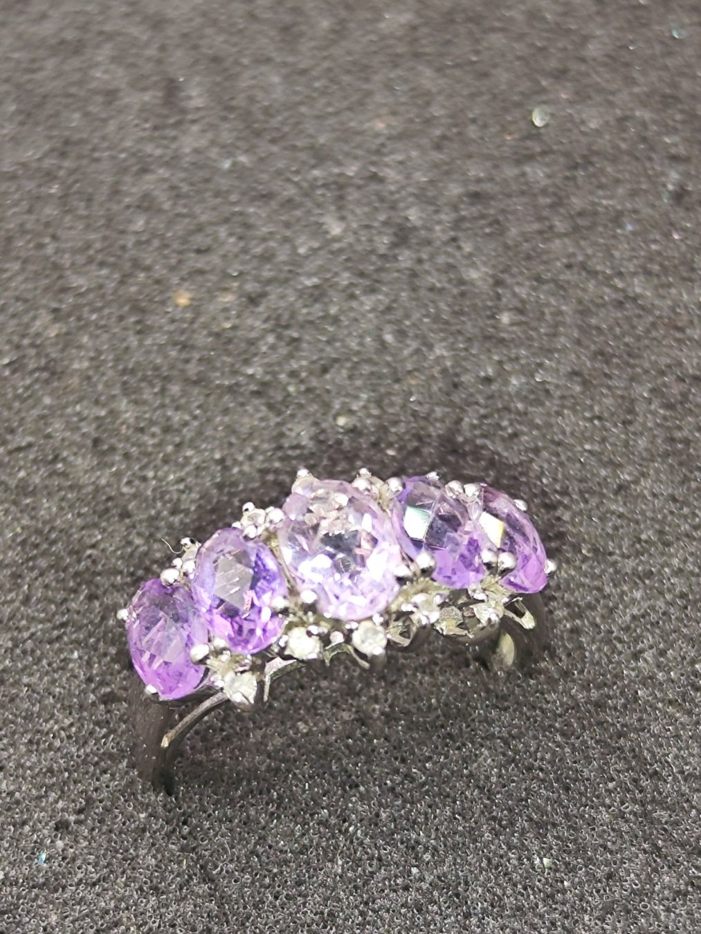Anelli: Vintage 925er Silber Ring mit Amethyst Steinen Top – Usato da Steffisburg venduto da mat_8s7d