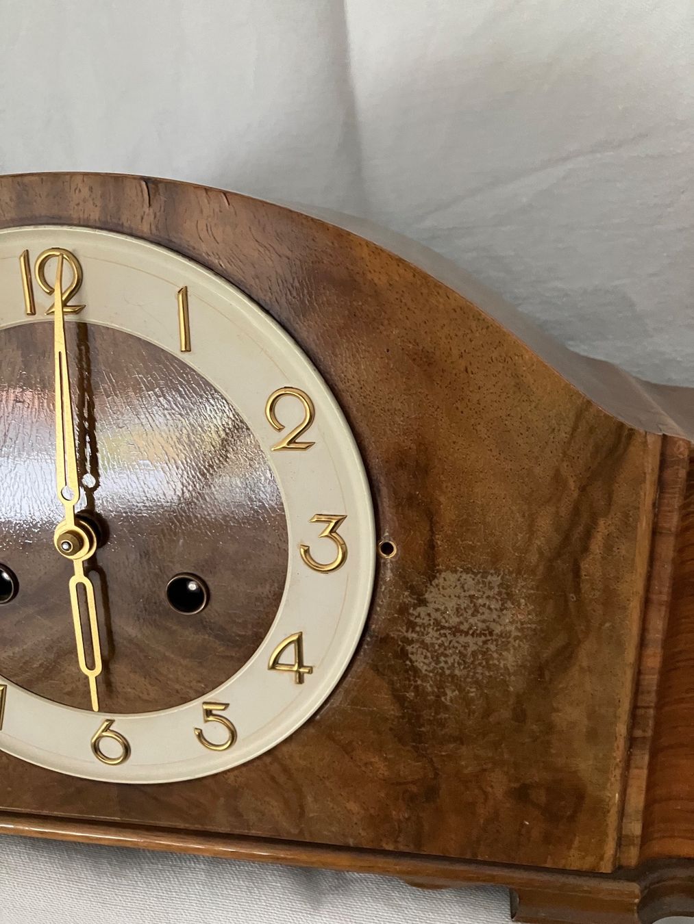 Stand- & Wanduhren: Antike Pendel Uhr Büfett uhr – Gebraucht aus Bettwiesen von Zustand57 9