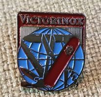 H866  Pin Victorinox World Taschenmesser