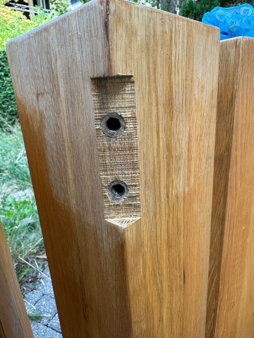 Tische: Holztisch mit massiven Holzbeinen – Gebraucht aus Oberrohrdorf von ker_5h67 2