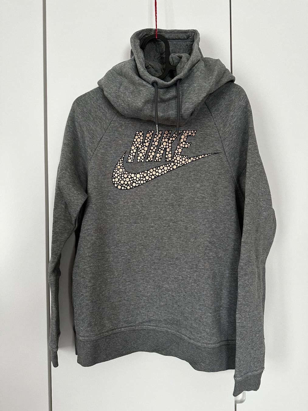 Nike Pullover & Sweatshirts: Mädchen Hoodie von Nike Gr. S – Gebraucht aus Wagenhausen von vintagesecondhand