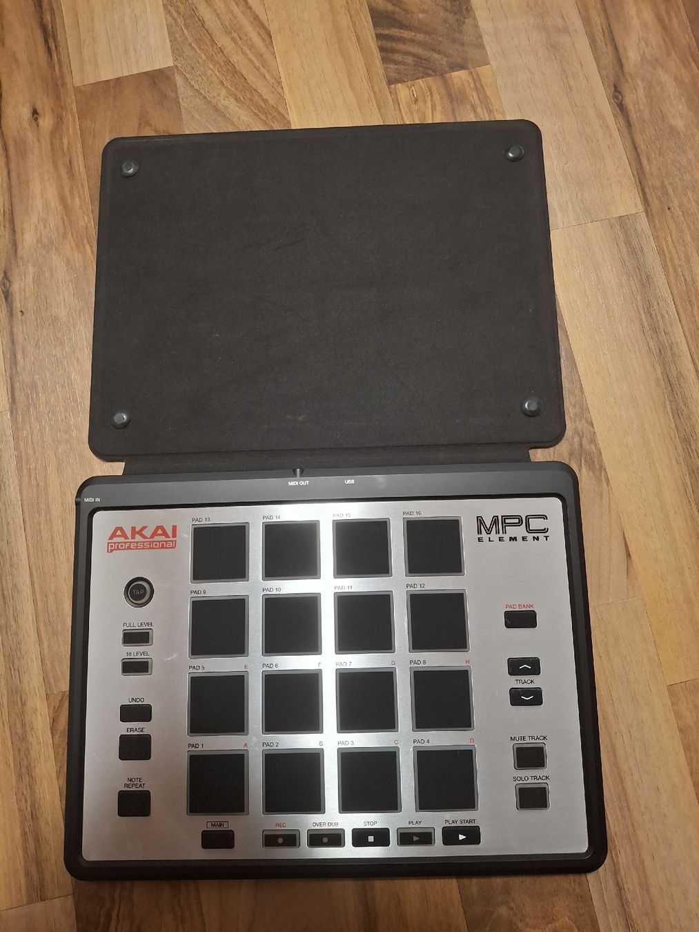 Akai Strumenti musicali: Akai MPC Element – Usato da Burgdorf venduto da OliverAndrey1991